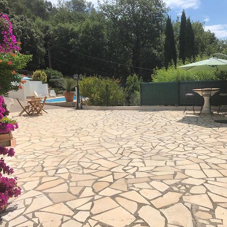 Appartement Dans La Colline Belgentier 外观 照片