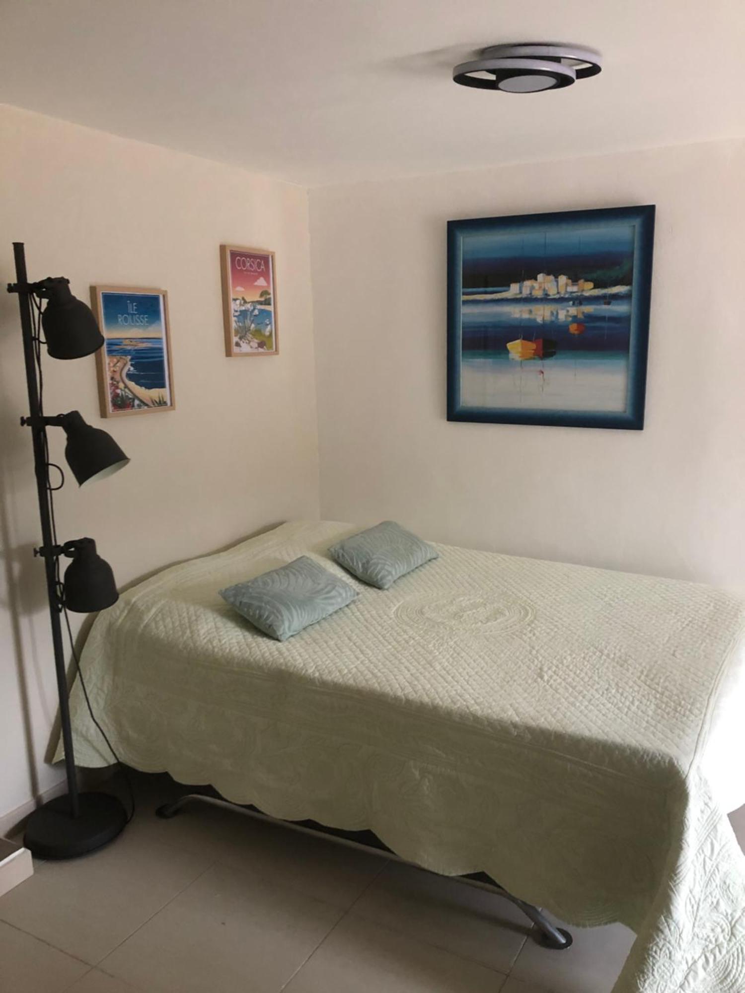 Appartement Dans La Colline Belgentier 外观 照片