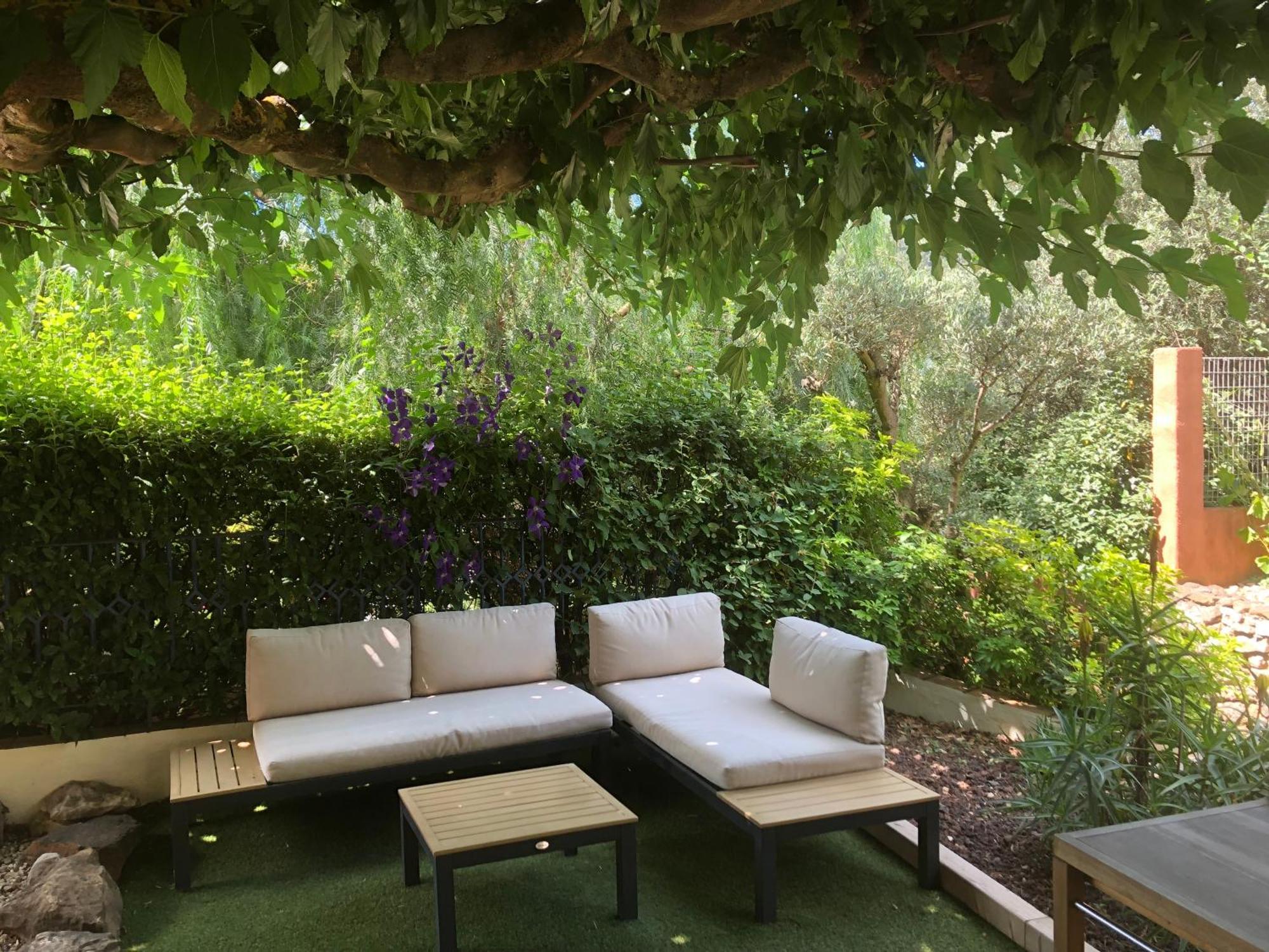 Appartement Dans La Colline Belgentier 外观 照片