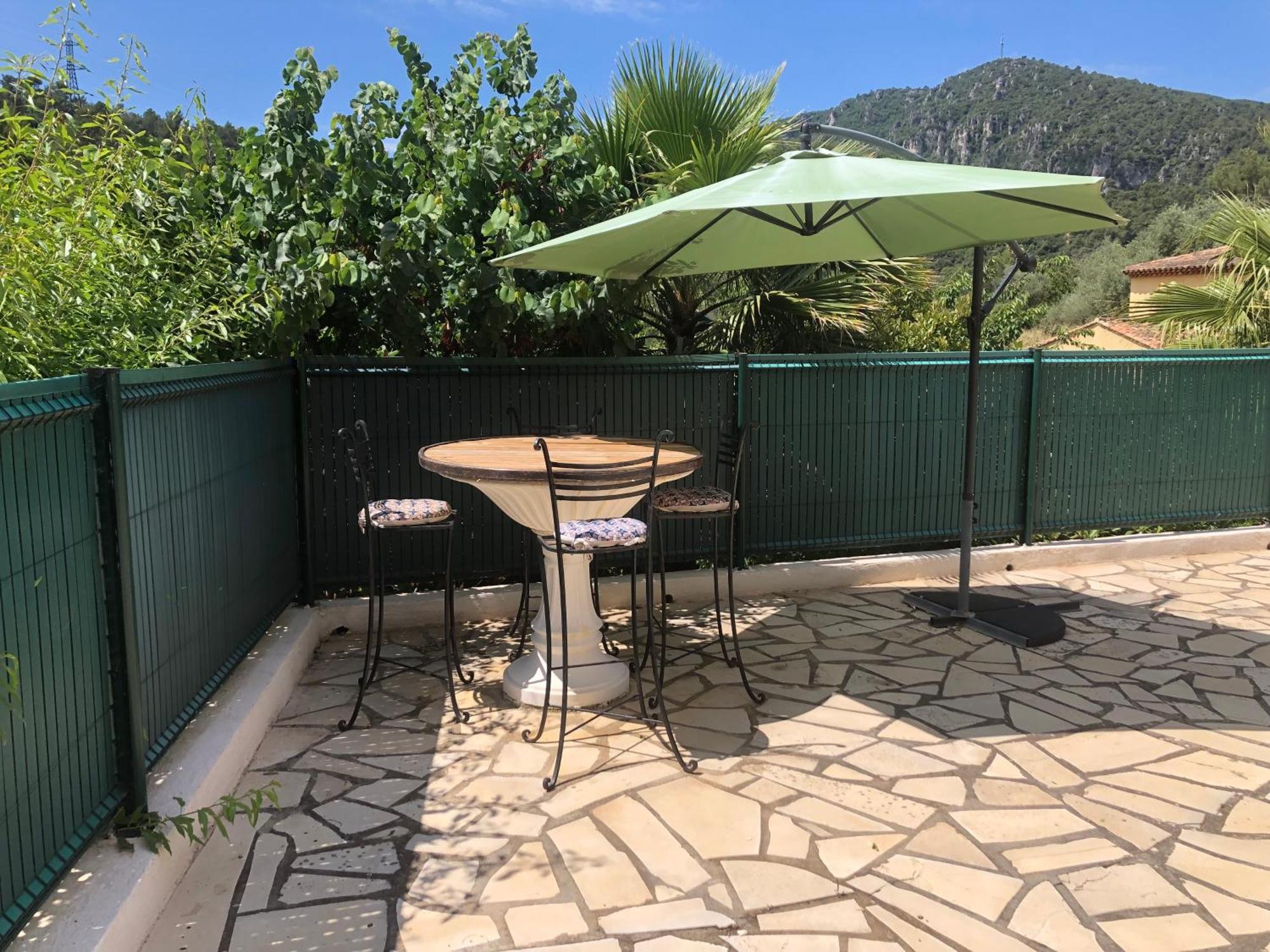 Appartement Dans La Colline Belgentier 外观 照片
